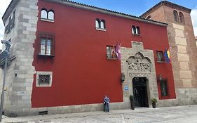 Hotel Palacio Valderrabanos  4*